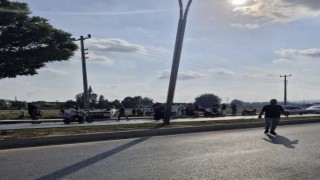 Mersinde otomobil direğe çarptı: 1 ölü
