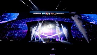 Merve Özbey memleketi Erzurumda rüzgâr gibi esti