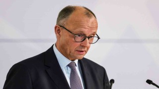 Merz: Alman hükümeti Gazze Şeridinde kullanılabilecek hiçbir askeri teçhizatın İsraile ihracatına ikinci bir emre kadar izin vermeyecek