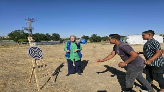 Mevsimlik tarım işçisi çocuklar sinema ve oyun etkinliği ile keyifli zaman geçirdi