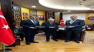 MHP Lideri Bahçeli, Gökbörü hava savunma sistemlerinin üreticisi Günay Önderi kabul etti