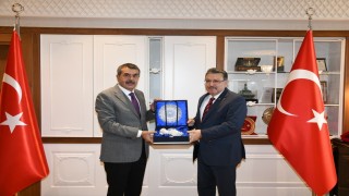 Milli Eğitim Bakanı Yusuf Tekinden Trabzon Büyükşehir Belediyesine ziyaret
