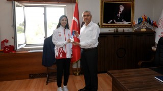 Milli Eğitim Müdürü Albak’tan Dünya İkincisine Tebrik