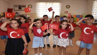 Minik öğrenciler 30 Ağustos Zafer Bayramını coşkuyla kutladı