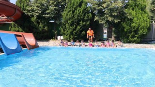 Minikler ilk kez havuz heyecanı yaşadı