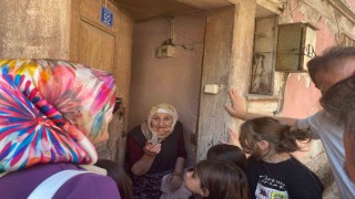 Miniklerden engelli ve yaşlılara anlamlı ziyaret