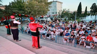 Miniklere açık havada sinema keyfi