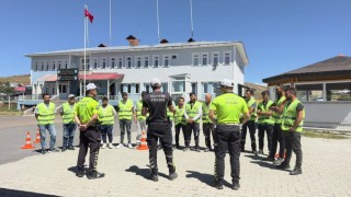 Motosiklet sürücülerine 2 Teker 1 Hayat eğitimi verildi