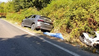 Motosikletle gezmeye gelen karı-koca kazada hayatını kaybetti