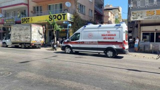 Motosikletle otomobil çarpıştı: 1 yaralı