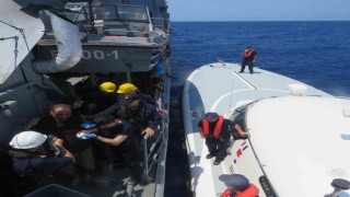 MSB: TCG Bozcaada karakol gemisi, mavi vatanda Gökdeniz-01 isimli teknenin yardım çağrısına yetişti