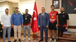 Müdür Yığmatepe, başarılı sporcuları ağırladı