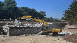 Muğlada yollar sanat yapılarıyla güçleniyor