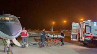 Muşta bisiklet sürerken otomobil çarpan çocuk ambulans uçakla Ankaraya sevk edildi