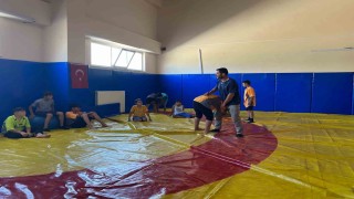 Muşta güreş antrenmanları devam ediyor