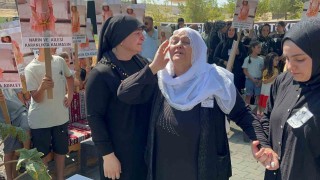 Narinin mezarı başında Kürtçe ağıt: Hem canımızı aldılar hem evimizi başımıza yıktılar