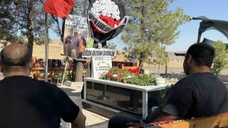 Narinin ölüm yıl dönümünün ardından mezarında sadece babası kaldı