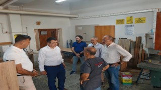 Nazilli İlçe Milli Eğitim Müdürü Şimşek, okul atölyelerinde üretilen mobilyaları inceledi