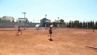 Nilüferde genç raketler mücadele etti