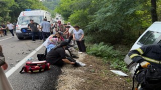Orduda servis minibüsü kaza yaptı: 15 yaralı