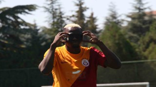 Osimheni Eskişehirde gören şaşırıyor