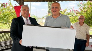 Osmaniye’de Çiftçilere Akdeniz Meyvesineği Tuzakları Dağıtıldı