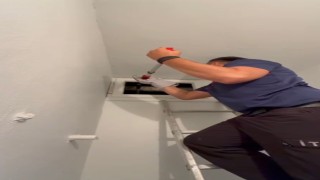 Osmaniyede havalandırma boşluğuna düşen yavru kedi kurtarıldı