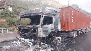 Osmaniyede tırda çıkan yangın söndürüldü