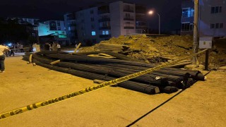 Osmaniyede tırdaki demirler motosikletin üzerine devrildi: 2 yaralı