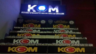 Otobüs zeminine zulalanmış 990 kaçak elektronik sigara ele geçirildi
