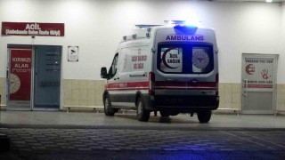 Otomobil ile çapa motoru çarpıştı: 1i ağır 3 yaralı