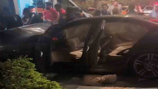 Otomobil park halindeki cipe çarptı: 1 yaralı