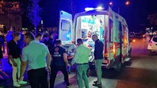 Otomobile arkadan çarpan motosiklet sürücüsü yaralandı