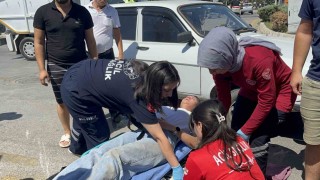 Otomobilin çarptığı motosikletli hamile kadın yaralandı