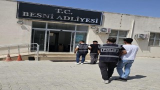 Otomobilin ses sistemlerini çalan şahıslar yakalandı