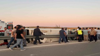 Otomobille midibüsün çarpıştığı kazada 10 kişi yaralandı