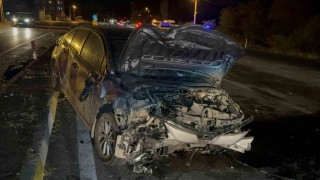 Otomobillerin çarpıştığı kazada 1 kişi öldü, 2 kişi yaralandı