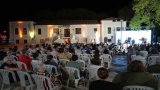 (Özel) Kazdağları eteklerinde tarihi köy ilkokulunda klasik müzik konseri