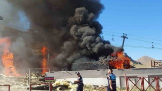 Palandöken Kayak Merkezindeki yangın paniğe neden oldu