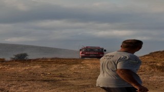 Paşalimanı Adasında sabah saatlerinde başlayan yangın rüzgarın etkisi ile yayıldı