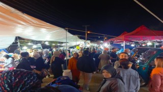 Pazaryeri panayırında insan seli