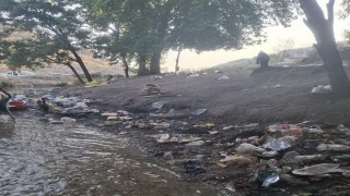 Piknik alanı çöplüğe döndü
