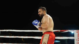 Polis memuru kick boks müsabakasında Pakistanlı rakibini nakavt ederek şampiyon oldu