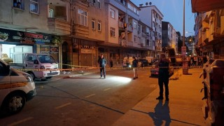 Pusu kurup alışverişten dönen adamı başından vurarak öldürdü, 1 çocuk yaralandı