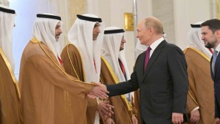 Putin: Trump ile görüşme için uygun yerlerden biri BAE