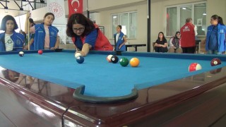 Pütürgeli genç kızlardan bilardo kursuna yoğun ilgi