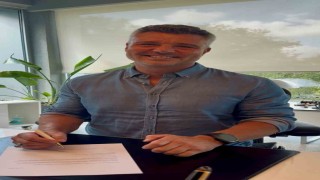 Sadettin Saran, Fenerbahçe başkan adaylığı için 500 imzayı teslim etti