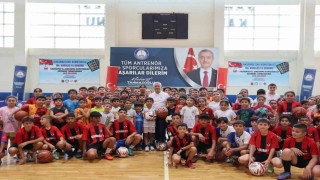 Şahinbey Belediyesinden 160 bin adet basketbol, voleybol ve futbol topu hediye