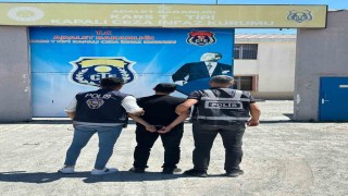 Sahte kimlikle Gürcistana kaçacaktı Karsta yakalandı