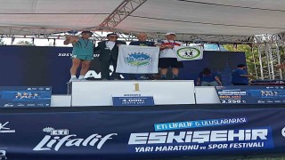 Sakarya Büyükşehir maratoncusundan birincilik